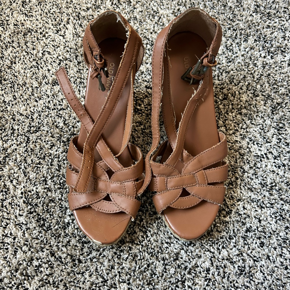 Brown Wedges
